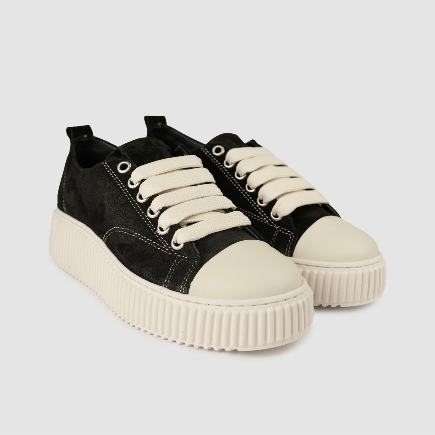 Sneakers Seven Camoscio Nera