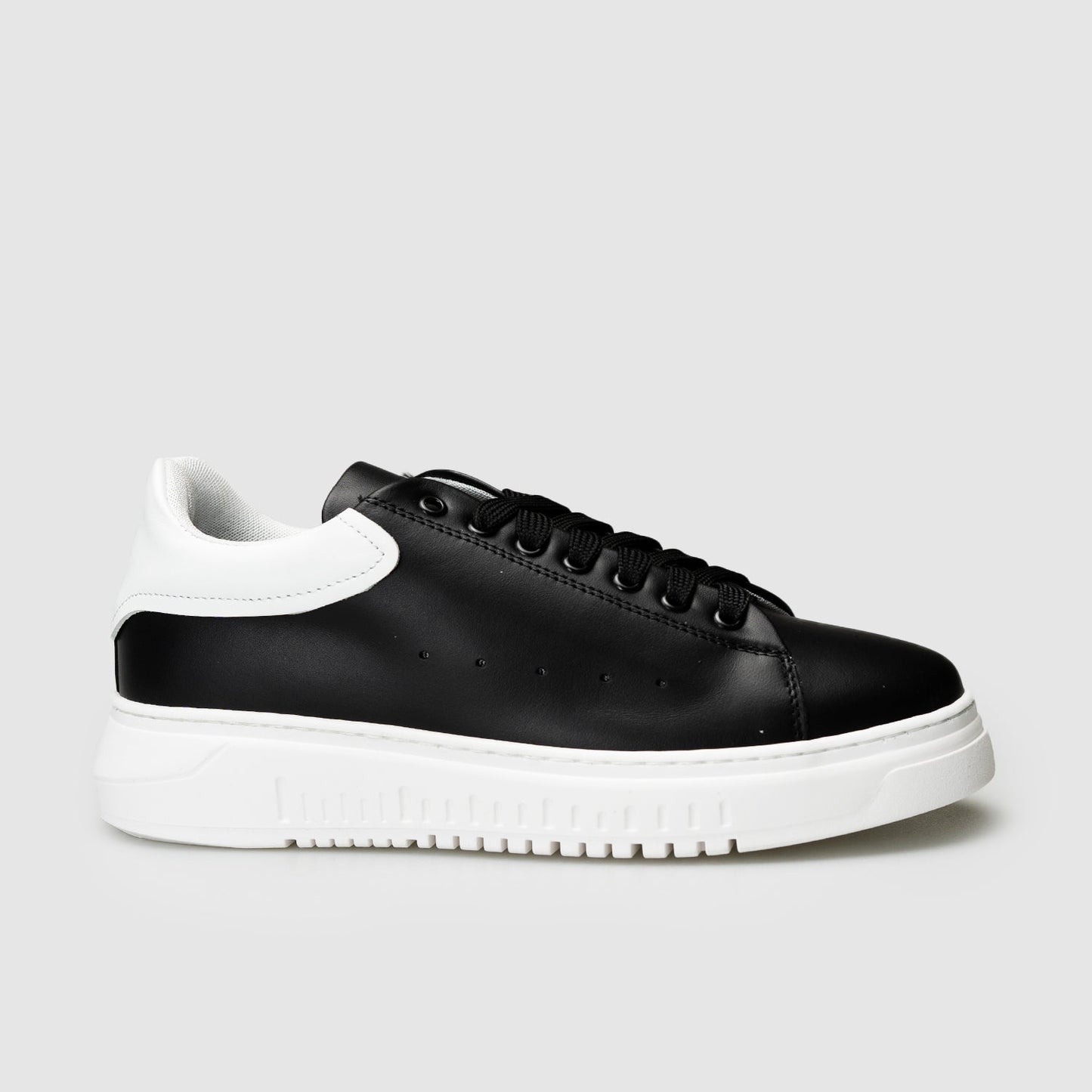 Sneakers Ibiza Pelle Nera Dettaglio Bianco